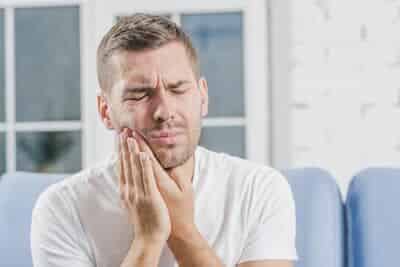 چرا دندان‌درد در شب تشدید می‌شود