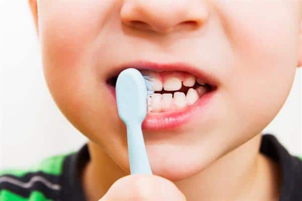 آیا دندان های کودک خود را به درستی مسواک می زنید